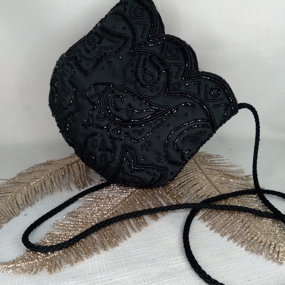Black beaded tulip evening bag - Picture 2 of 3